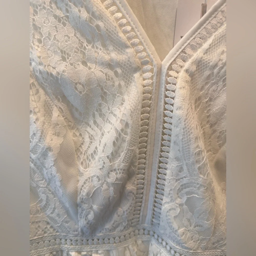 MEROKEETY NWT White Lace Dress V Neck Short Sleeve Size M